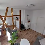 Residenz - Modern, Gross, Ruhig, Zentral, 2 Balkone, 4 Zimmer, Kueche, Bad *