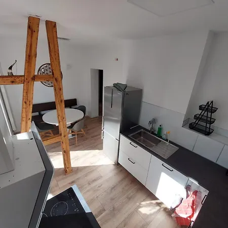 Residenz - Modern, Gross, Ruhig, Zentral, 2 Balkone, 4 Zimmer, Kueche, Bad