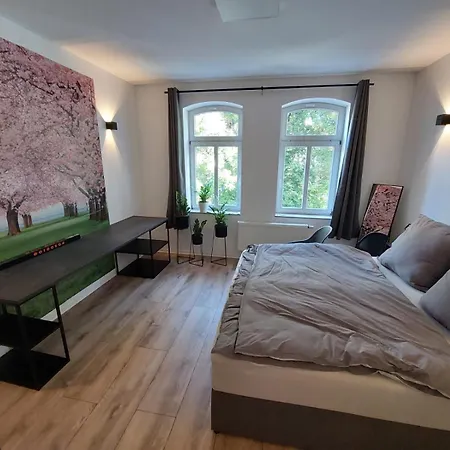 Daire Residenz - Modern, Gross, Ruhig, Zentral, 2 Balkone, 4 Zimmer, Kueche, Bad