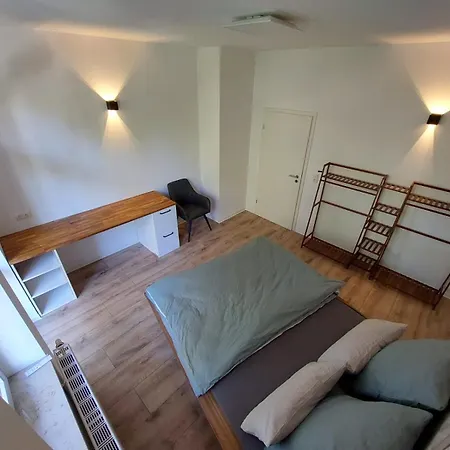 Residenz - Modern, Gross, Ruhig, Zentral, 2 Balkone, 4 Zimmer, Kueche, Bad *