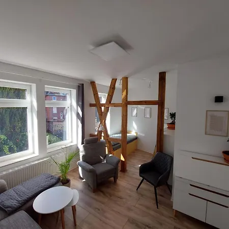 Residenz - Modern, Gross, Ruhig, Zentral, 2 Balkone, 4 Zimmer, Kueche, Bad *