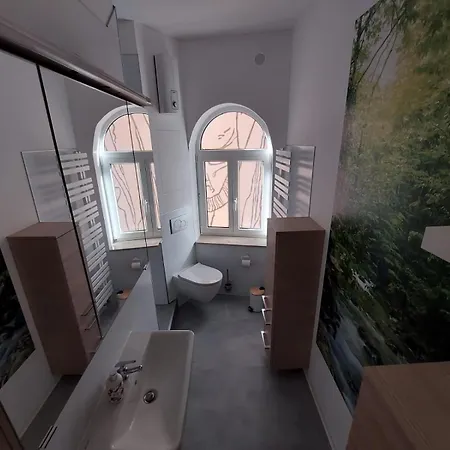 Residenz - Modern, Gross, Ruhig, Zentral, 2 Balkone, 4 Zimmer, Kueche, Bad Daire Jena