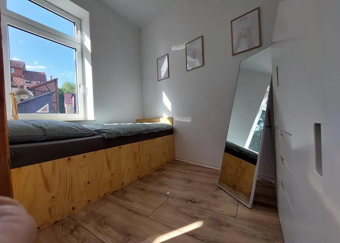 Appartement Residenz - Modern, Gross, Ruhig, Zentral, 2 Balkone, 4 Zimmer, Kueche, Bad Jena