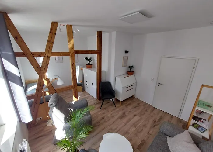 Residenz - Modern, Gross, Ruhig, Zentral, 2 Balkone, 4 Zimmer, Kueche, Bad *