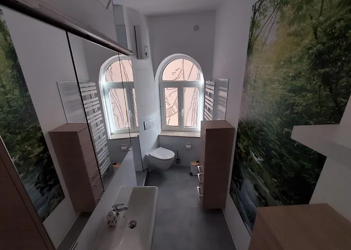 Residenz - Modern, Gross, Ruhig, Zentral, 2 Balkone, 4 Zimmer, Kueche, Bad Appartement Jena